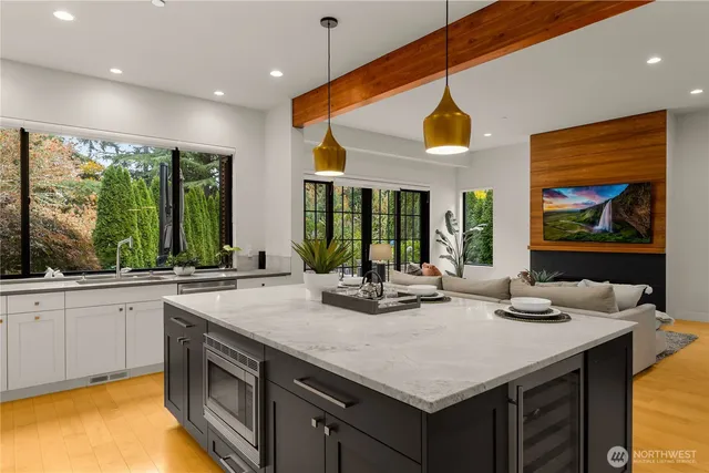 $3,550,000 | 7002 93rd Avenue Southeast, Mercer Island, WA 98040