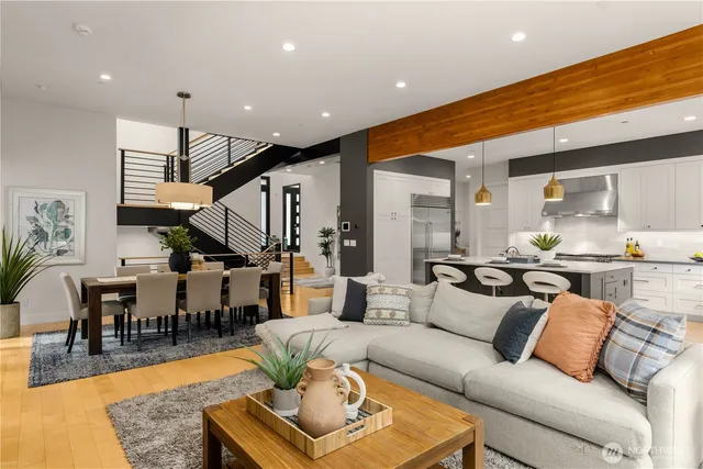 $3,550,000 | 7002 93rd Avenue Southeast, Mercer Island, WA 98040