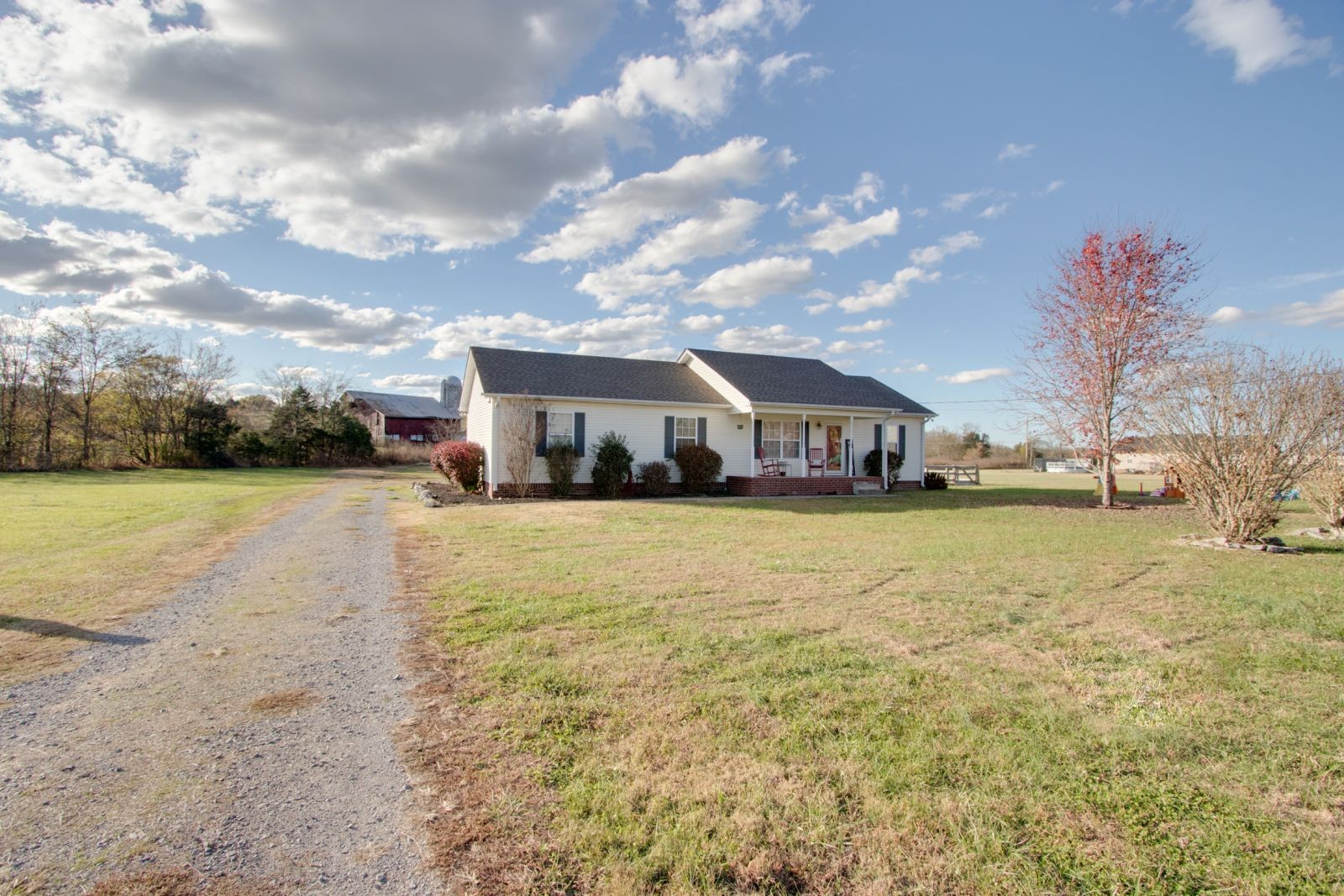 76 Fite Road Watertown, TN 37184 - Photo 3 of 19 a front view of house with yard and ocean
