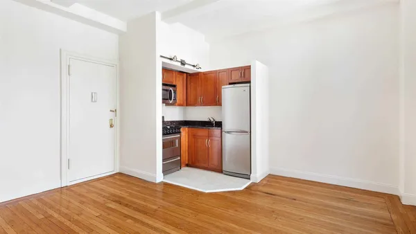 $3,785 | 228 West 71st Street, Unit 12B | Upper West Side