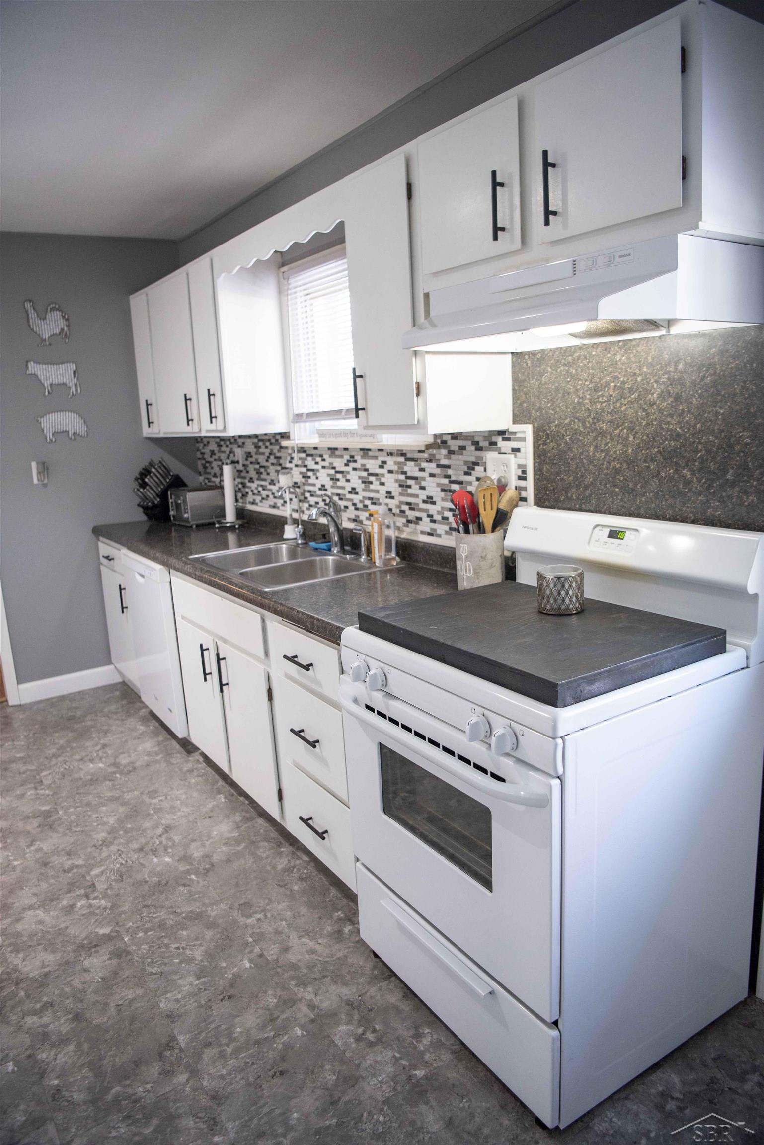 1226 West Willard Road Birch Run, MI 48415 - Photo 8 of 32 50096752-7.JPG