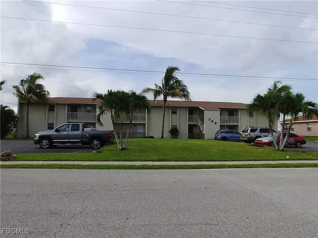 $1,300 | 723 Southeast 10th Street, Unit 3 & 6, Cape Coral, FL 33990