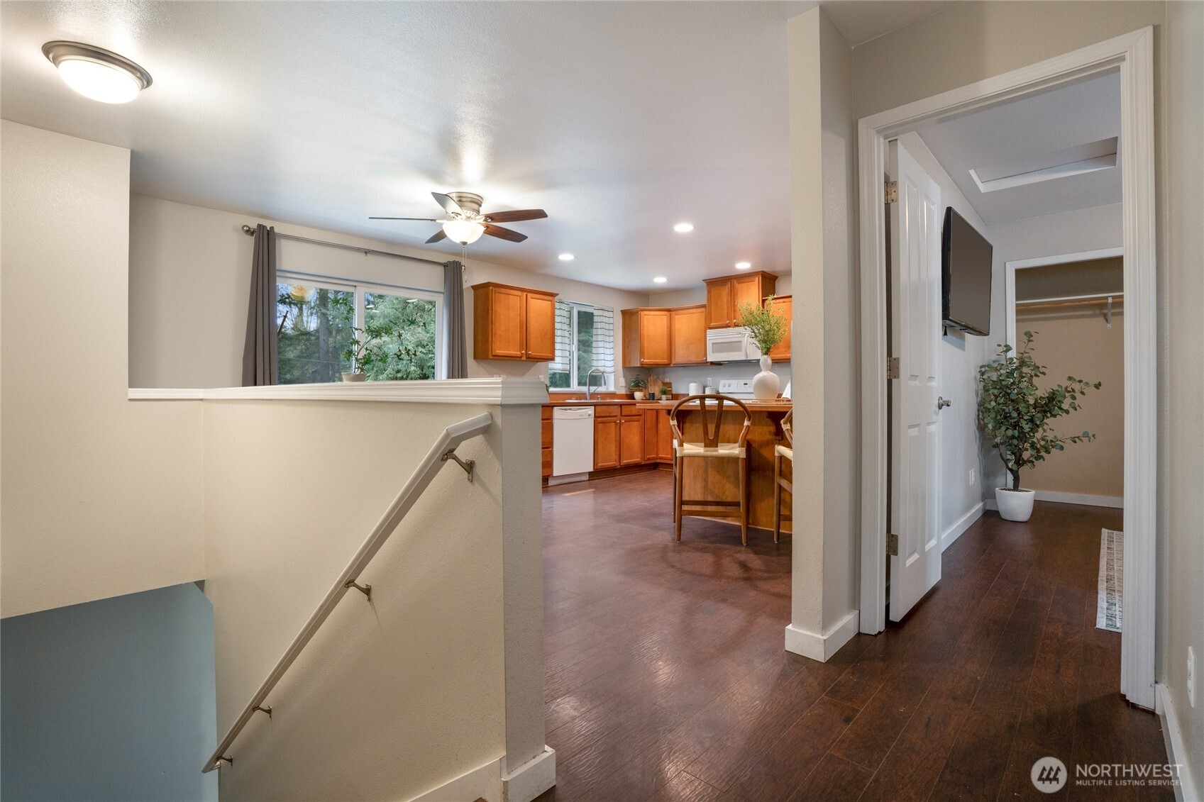 4201 Robinson Road Northeast Bremerton, WA 98310 - Photo 3 of 17 Gallery Image 3