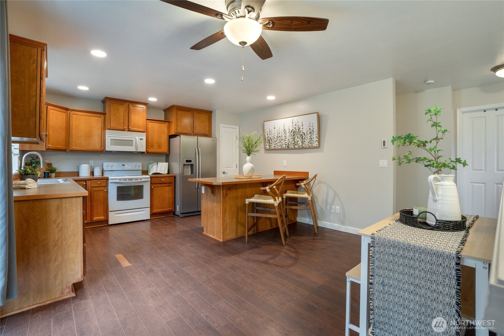 4201 Robinson Road Northeast Bremerton, WA 98310 - Photo 6 of 17 Gallery Image 6
