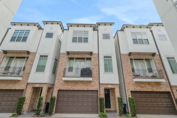 $3,400 | 1030 West 26th Street, Unit C, Houston, TX 77008