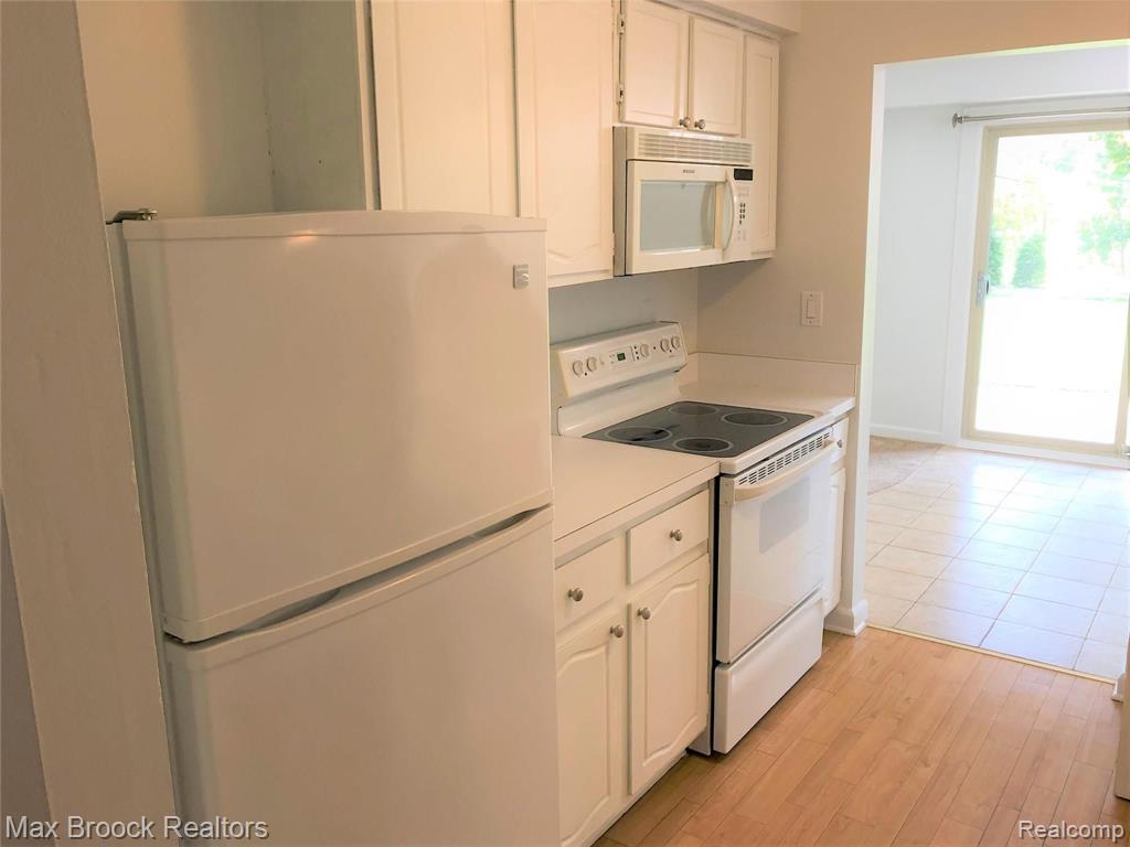 1673 Riverside Drive, Unit 1 Rochester Hills, MI 48309 - Photo 18 of 42