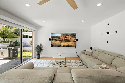 $2,549,000 | 22041 Jonesport Lane, Huntington Beach, CA 92646