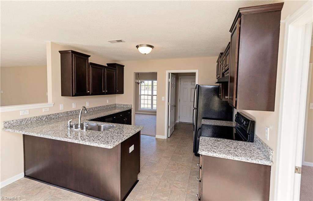 285 Main Church Road Mocksville, NC 27028 - Photo 4 of 27 Gallery Image 4
