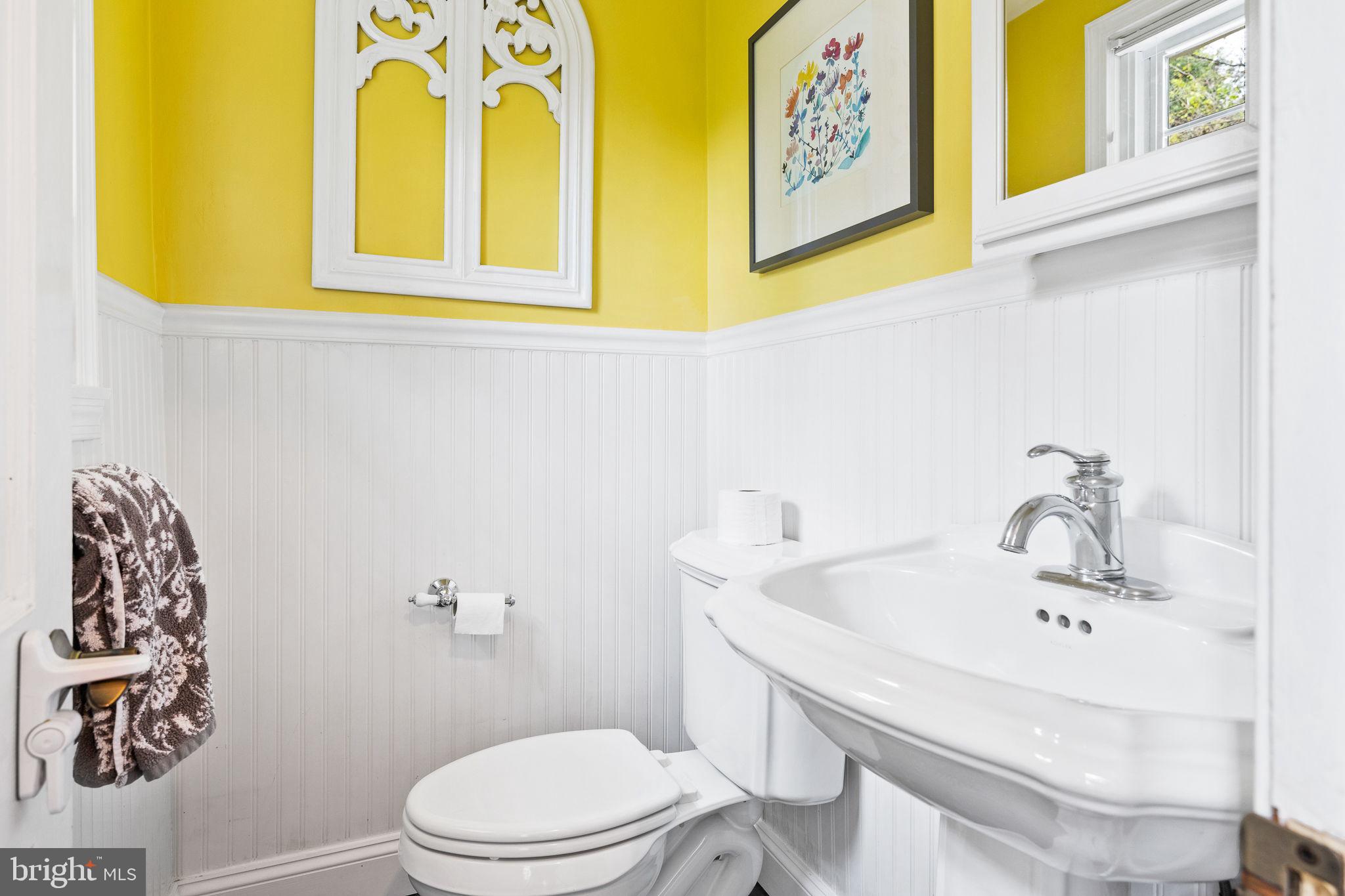 9200 Sudbury Road Silver Spring, MD 20901 - Photo 13 of 41 First floor powder room