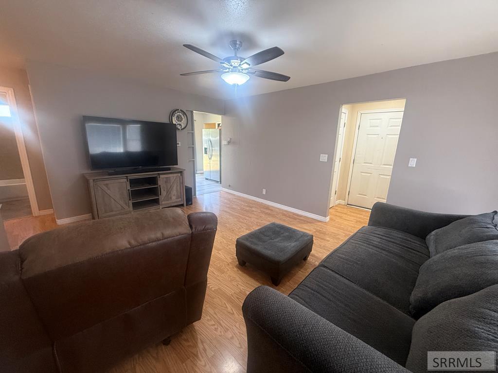 923 Howard Avenue Pocatello, ID 83201 - Photo 3 of 18
