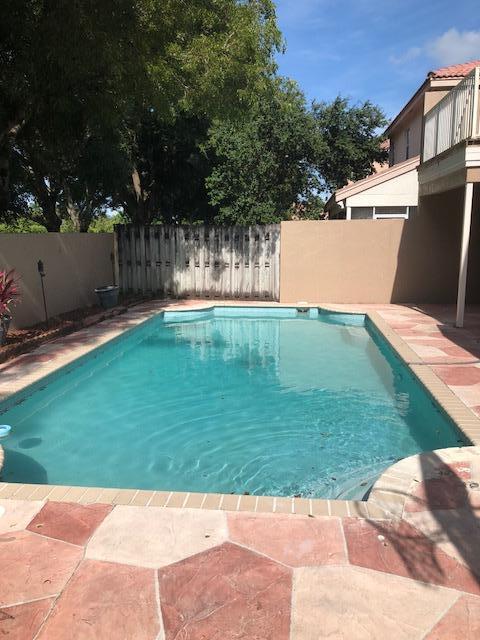 Crescendo Pool