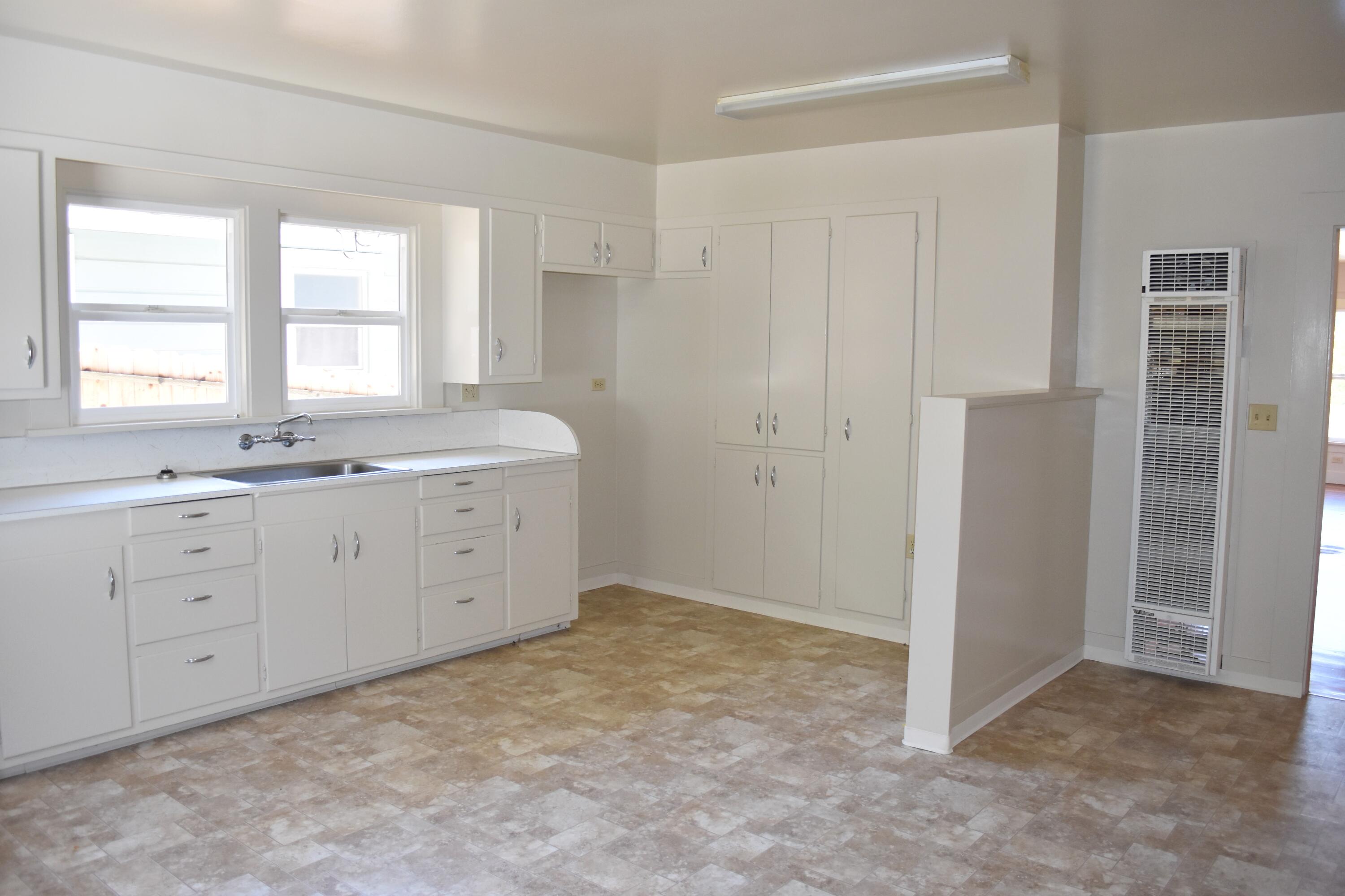 562 B Street Scotia, CA 95565 - Photo 7 of 15