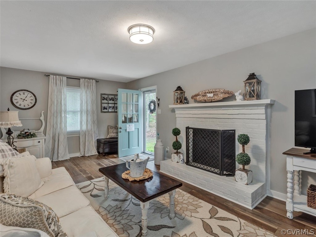 2977 Three Bridge Road Powhatan, VA 23139 - Photo 12 of 27 Gallery Image 12