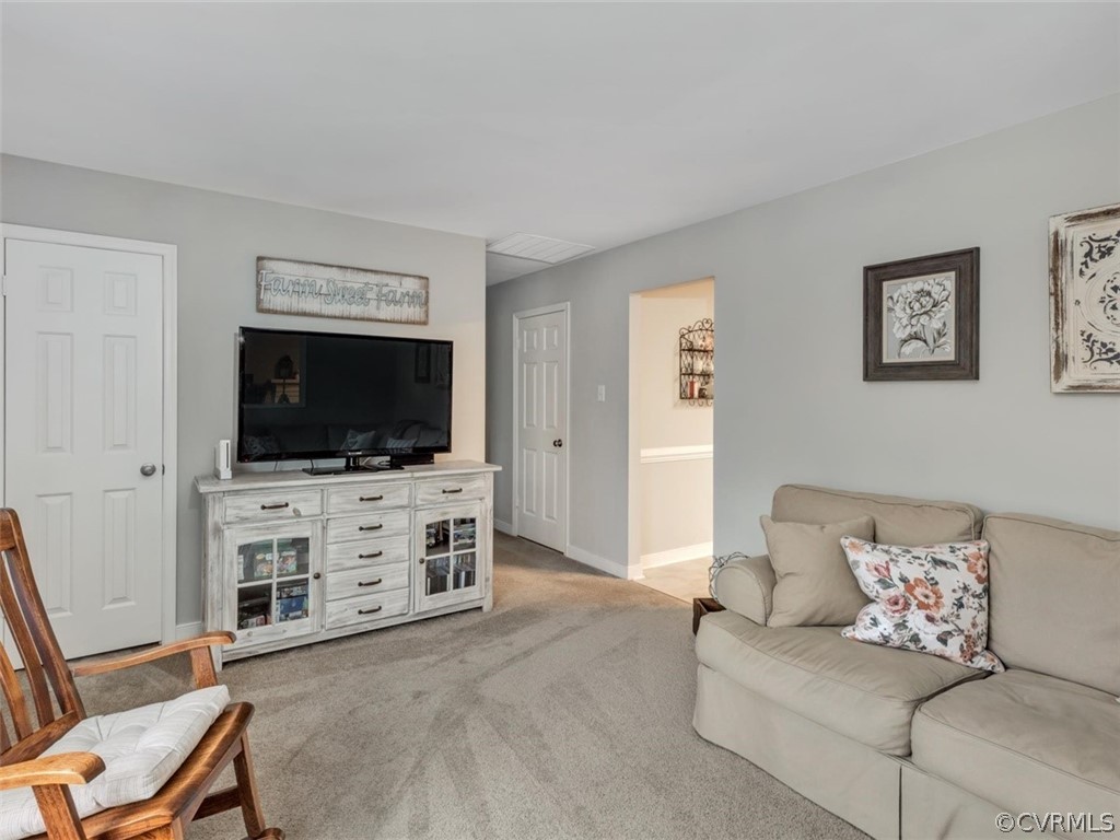 2977 Three Bridge Road Powhatan, VA 23139 - Photo 6 of 27 Gallery Image 6