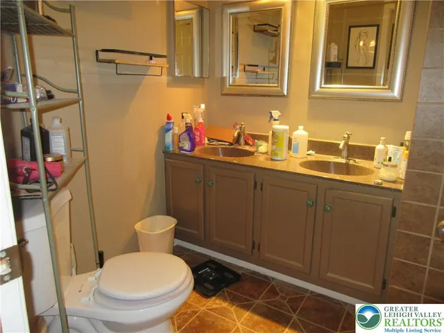 $297,000 | 1289 Forest Road, Whitehall, PA 18052