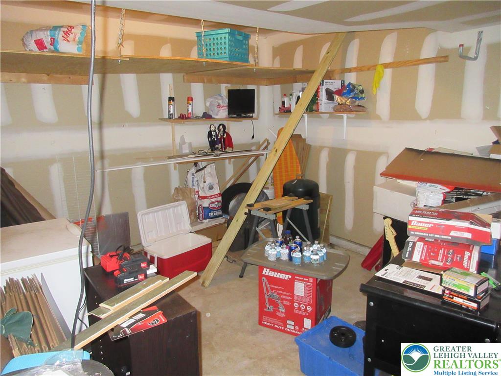 1289 Forest Road Whitehall, PA 18052 - Photo 23 of 23 Garage