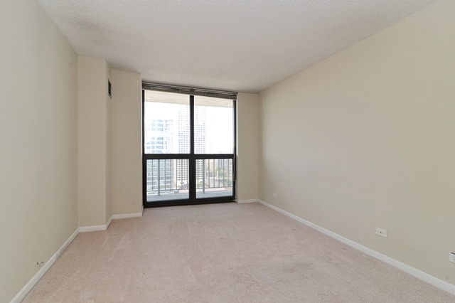 33 West Delaware Place, Unit 20H Chicago, IL 60610 - Photo 5 of 9
