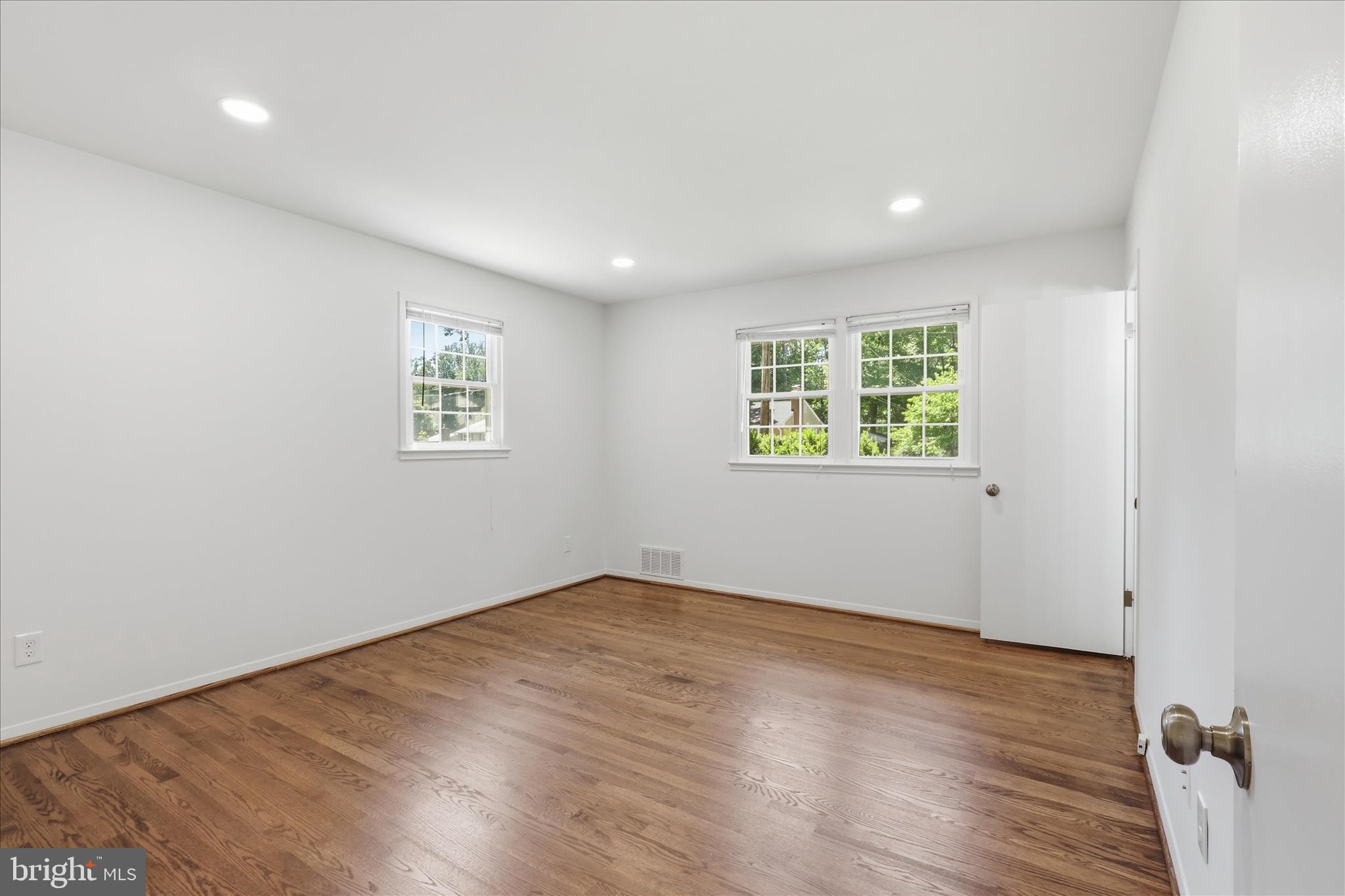 5609 Sedgwick Lane Springfield, VA 22151 - Photo 13 of 41 primary bedroom