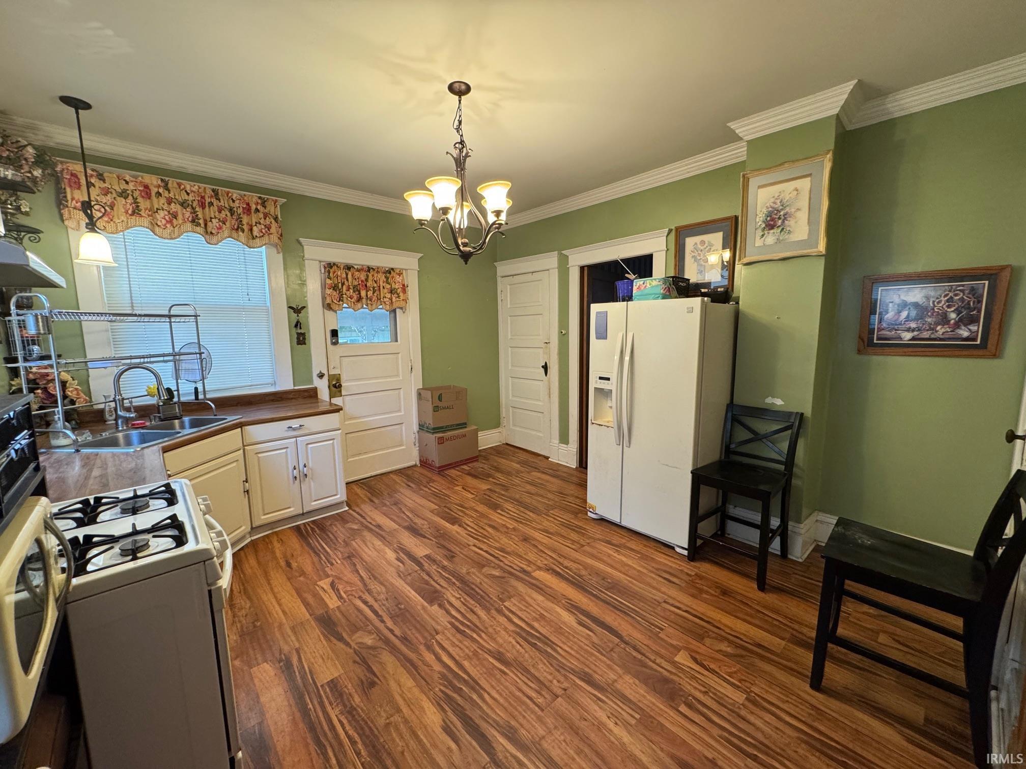 1219 Main Street Rochester, IN 46975 - Photo 8 of 22