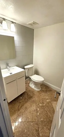 $3,000 | 3745 Northeast 171 Street, Unit 32, North Miami Beach, FL 33160