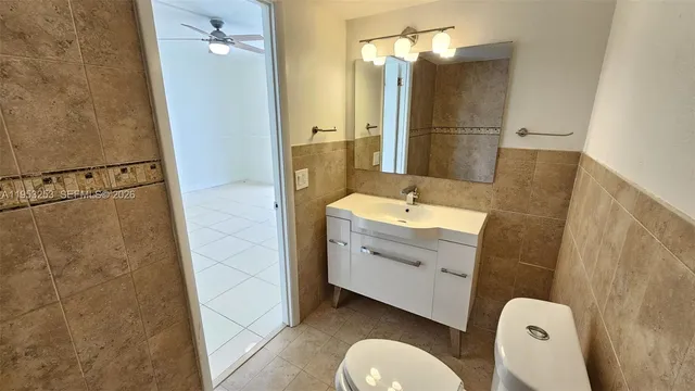 $3,000 | 3745 Northeast 171 Street, Unit 32, North Miami Beach, FL 33160