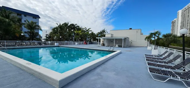 $3,000 | 3745 Northeast 171 Street, Unit 32, North Miami Beach, FL 33160