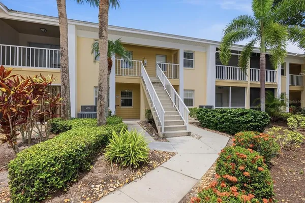 $180,000 | 421 Cerromar Terrace, Unit 370, Venice, FL 34293