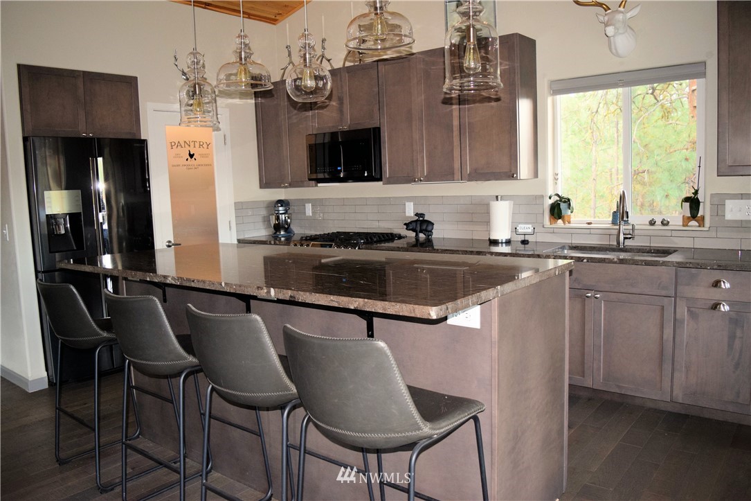 2 Balsamroot Road Winthrop, WA 98862 - Photo 8 of 34 Gallery Image 8
