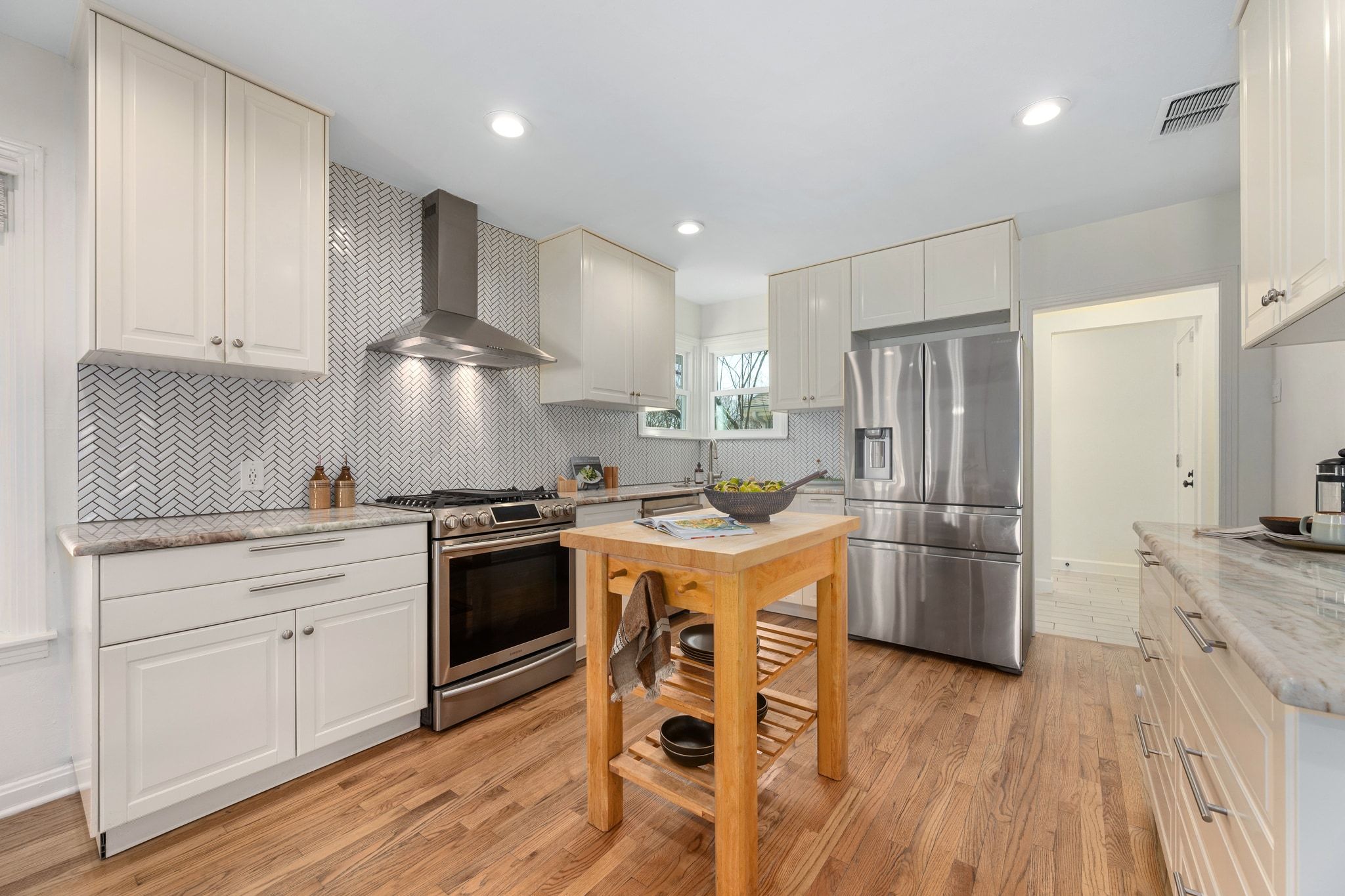 1505 Pasadena Drive Austin, TX 78757 - Photo 3 of 40