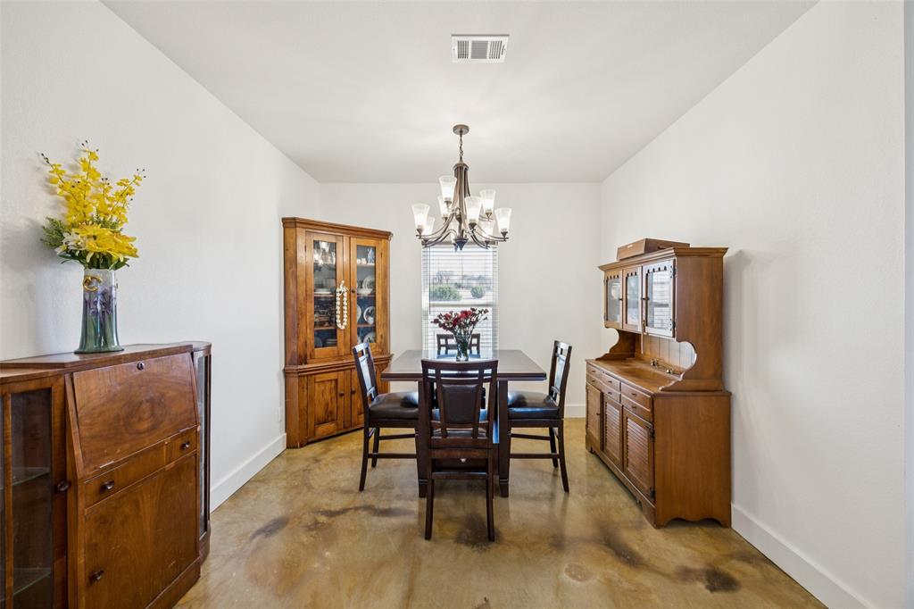 1084 Justin Drive Springtown, TX 76082 - Photo 10 of 28