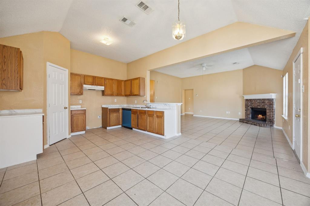 2503 Gerry Way Street Lancaster, TX 75134 - Photo 10 of 26