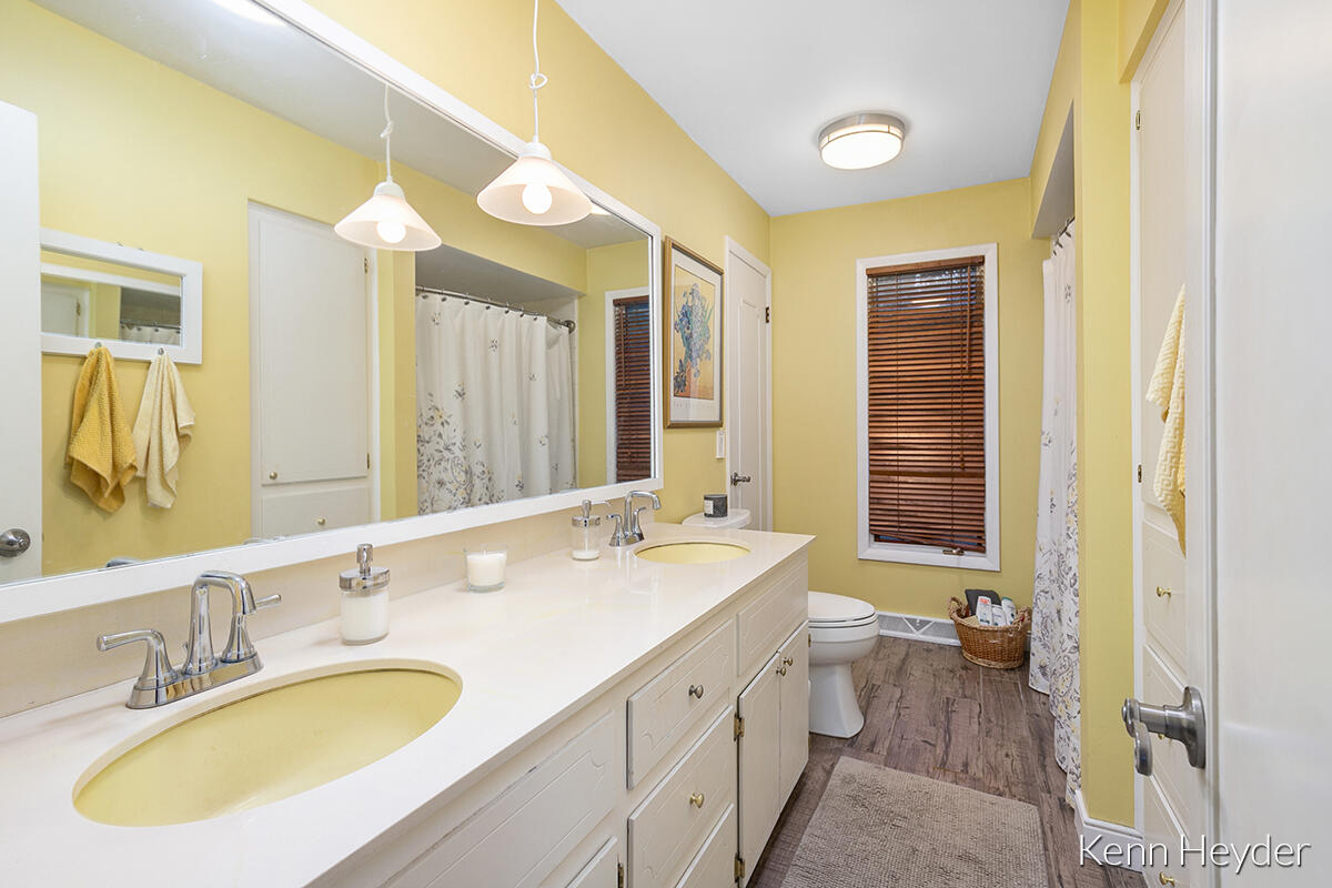 1466 Ridgewood Drive Jenison, MI 49428 - Photo 15 of 33 1466 Ridgewood Dr, Jenison, MI
