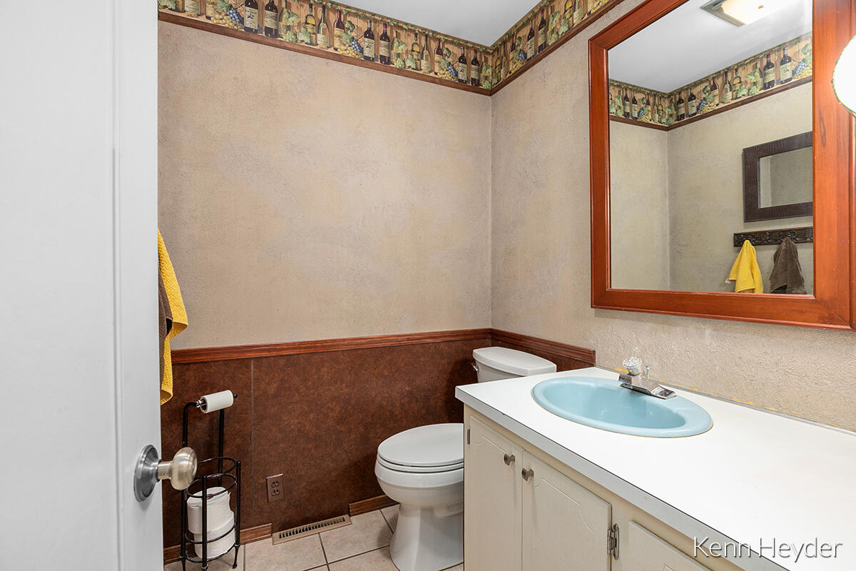 1466 Ridgewood Drive Jenison, MI 49428 - Photo 16 of 33 1466 Ridgewood Dr, Jenison, MI
