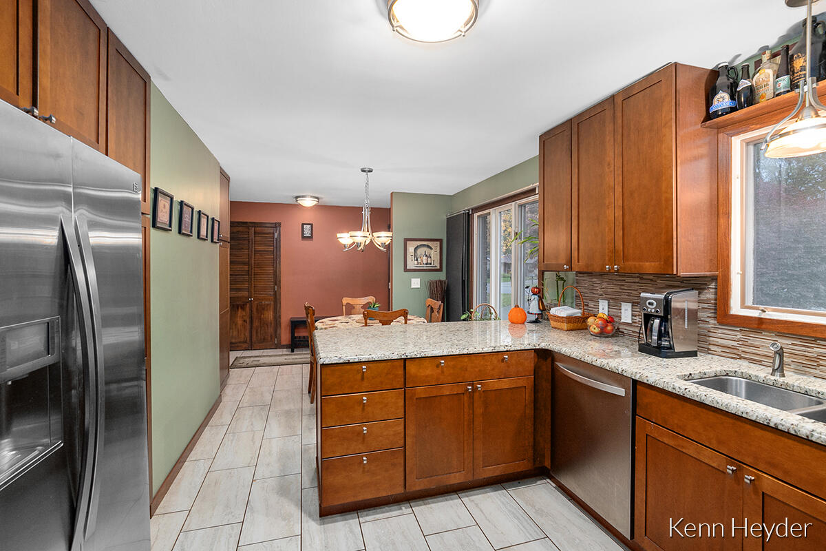 1466 Ridgewood Drive Jenison, MI 49428 - Photo 17 of 33 1466 Ridgewood Dr, Jenison, MI