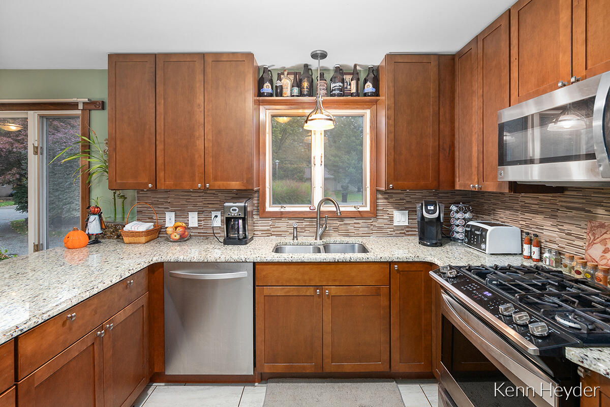 1466 Ridgewood Drive Jenison, MI 49428 - Photo 5 of 33 1466 Ridgewood Dr, Jenison, MI