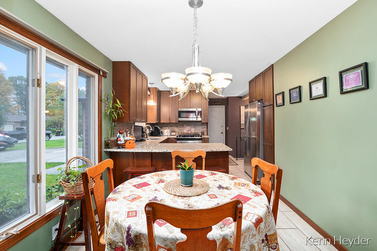 1466 Ridgewood Drive Jenison, MI 49428 - Photo 6 of 33 1466 Ridgewood Dr, Jenison, MI