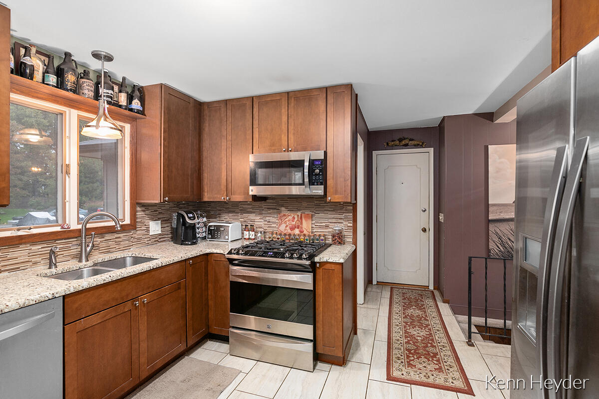 1466 Ridgewood Drive Jenison, MI 49428 - Photo 7 of 33 1466 Ridgewood Dr, Jenison, MI