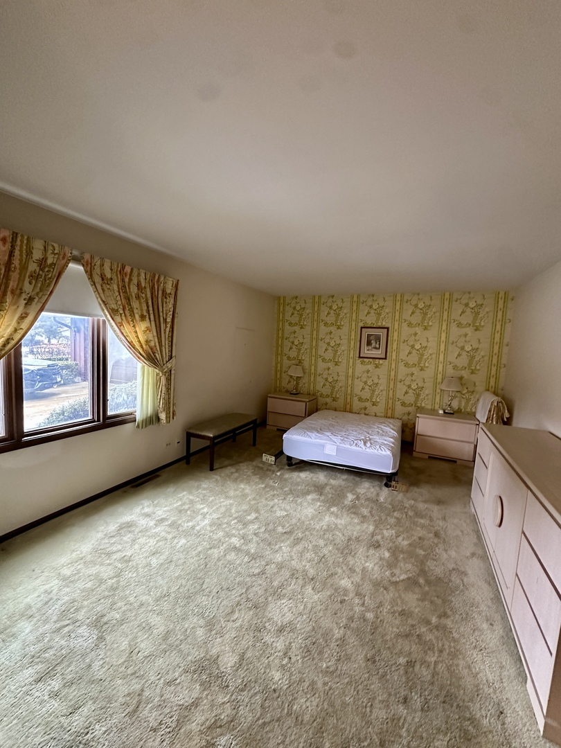 3008 Rennes Court Northbrook, IL 60062 - Photo 15 of 32 an empty room with windows