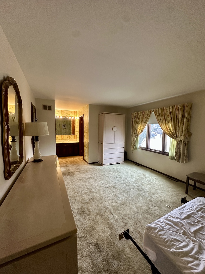 3008 Rennes Court Northbrook, IL 60062 - Photo 16 of 32 a view of an empty room and window