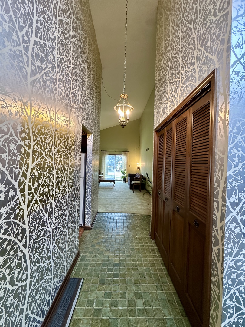 3008 Rennes Court Northbrook, IL 60062 - Photo 2 of 32