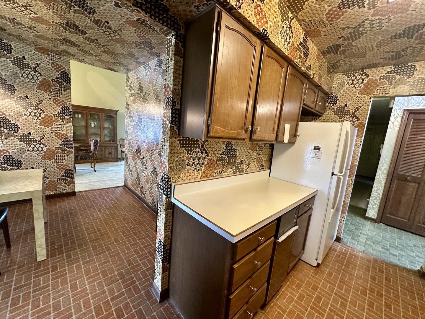 3008 Rennes Court Northbrook, IL 60062 - Photo 6 of 32 a bathroom with a sink a mirror and vanity