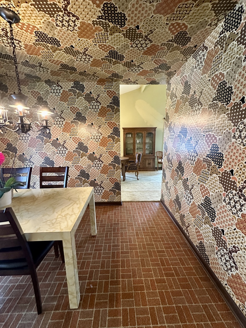 3008 Rennes Court Northbrook, IL 60062 - Photo 8 of 32