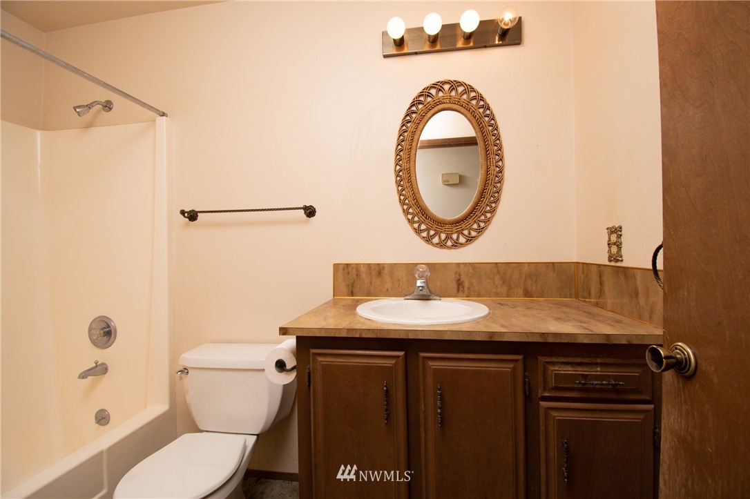 1527 Polnell Road Oak Harbor, WA 98277 - Photo 11 of 25 Gallery Image 11