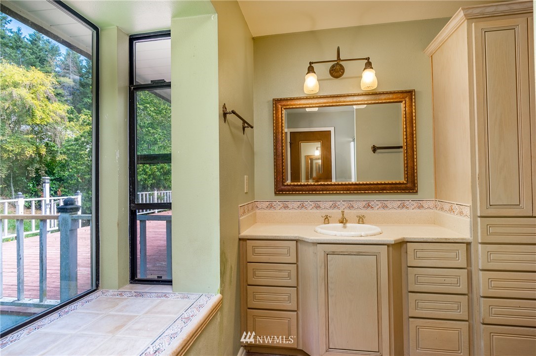 1527 Polnell Road Oak Harbor, WA 98277 - Photo 13 of 25 Gallery Image 13