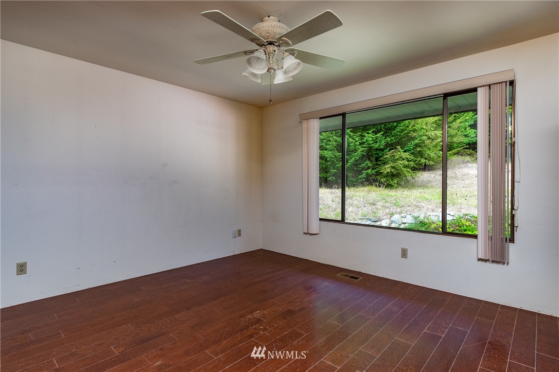 1527 Polnell Road Oak Harbor, WA 98277 - Photo 14 of 25 Gallery Image 14