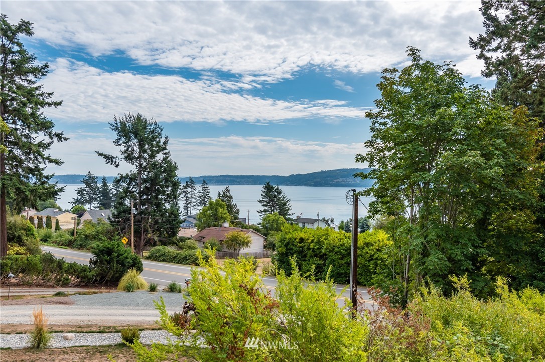 1527 Polnell Road Oak Harbor, WA 98277 - Photo 3 of 25 Gallery Image 3
