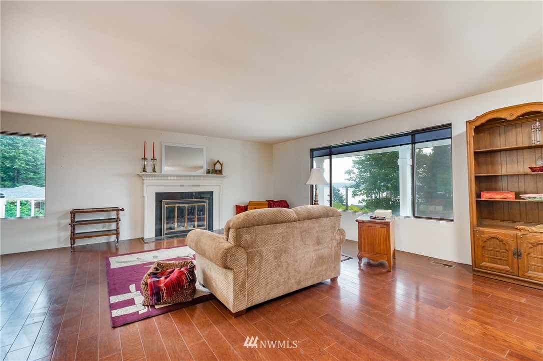 1527 Polnell Road Oak Harbor, WA 98277 - Photo 5 of 25 Gallery Image 5