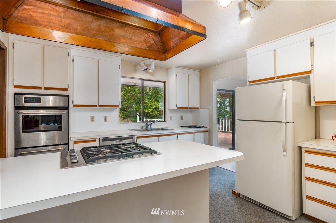 1527 Polnell Road Oak Harbor, WA 98277 - Photo 9 of 25 Gallery Image 9