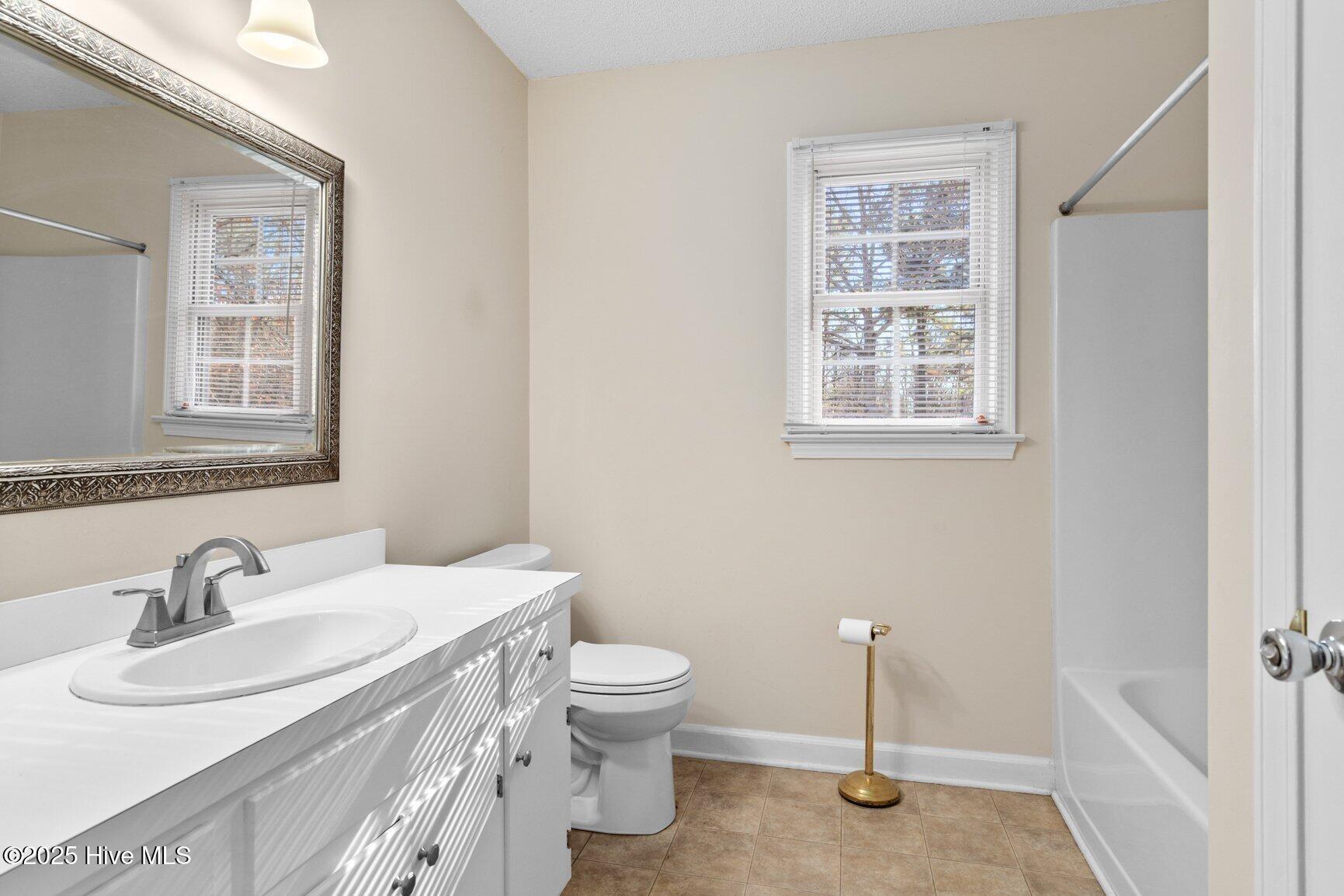 155 Deer Walk Road Tarboro, NC 27886 - Photo 26 of 31 Full upstairs Bath