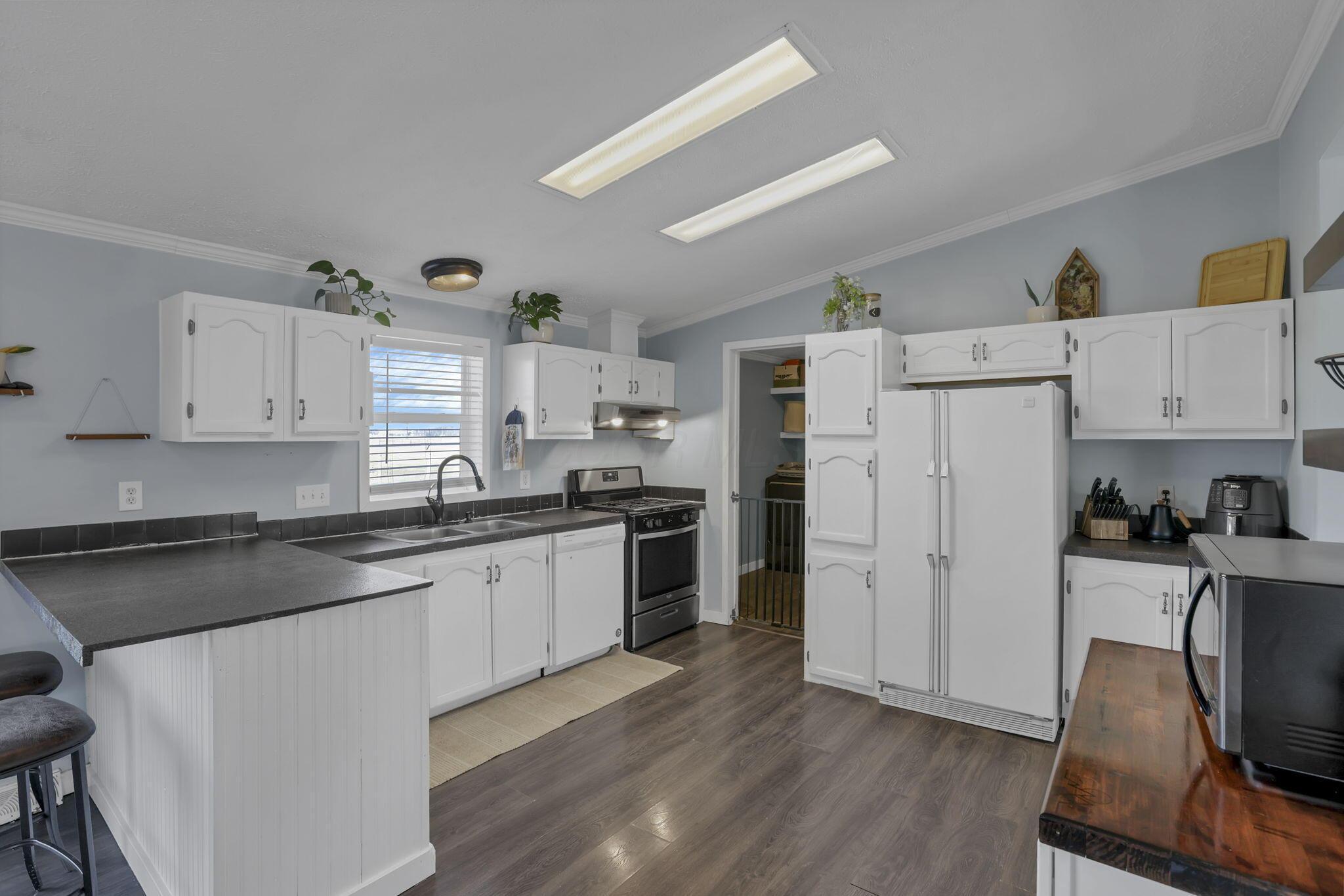 1641 County Road 27 Edison, OH 43320 - Photo 11 of 46 Kitchen